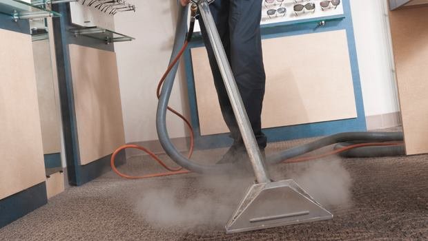 Steam Cleaning vs. Dry Carpet Cleaning: Which Is Better for Niceville Homes?